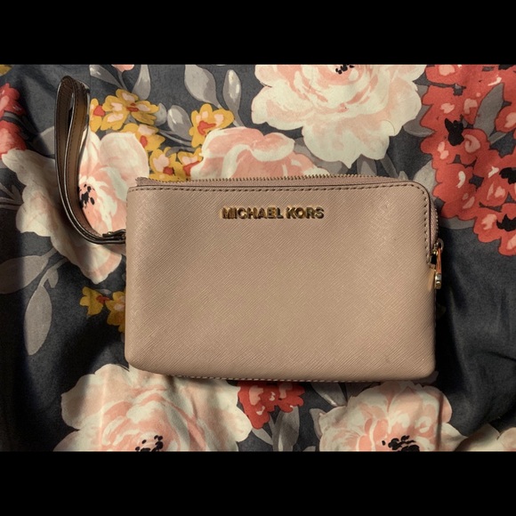 Light pink/nude Michael Kors double zip case - Picture 2 of 5